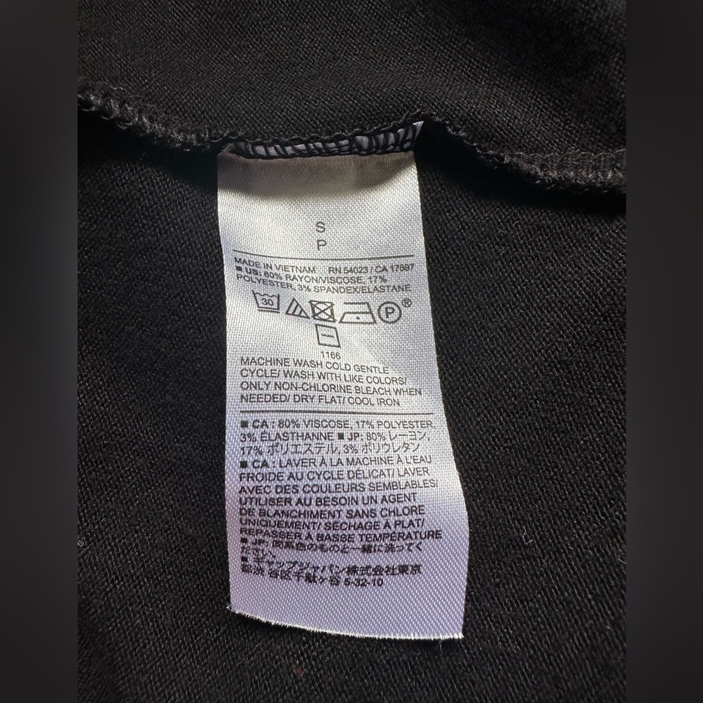 Banana Republic soft luxe off the shoulder top - Picture 4 of 4